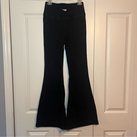 We The Free Venice Beach Flare Jeans. Black. Pull-on. Size 27. - Picture 8 of 10